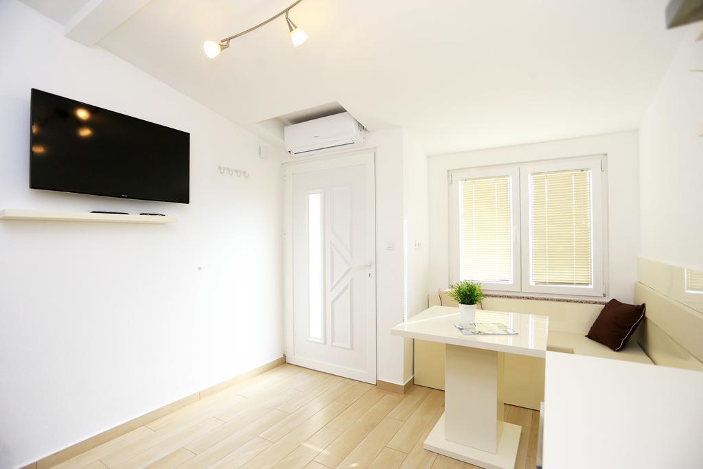 oDeTTe Appartement Zadar Buitenkant foto